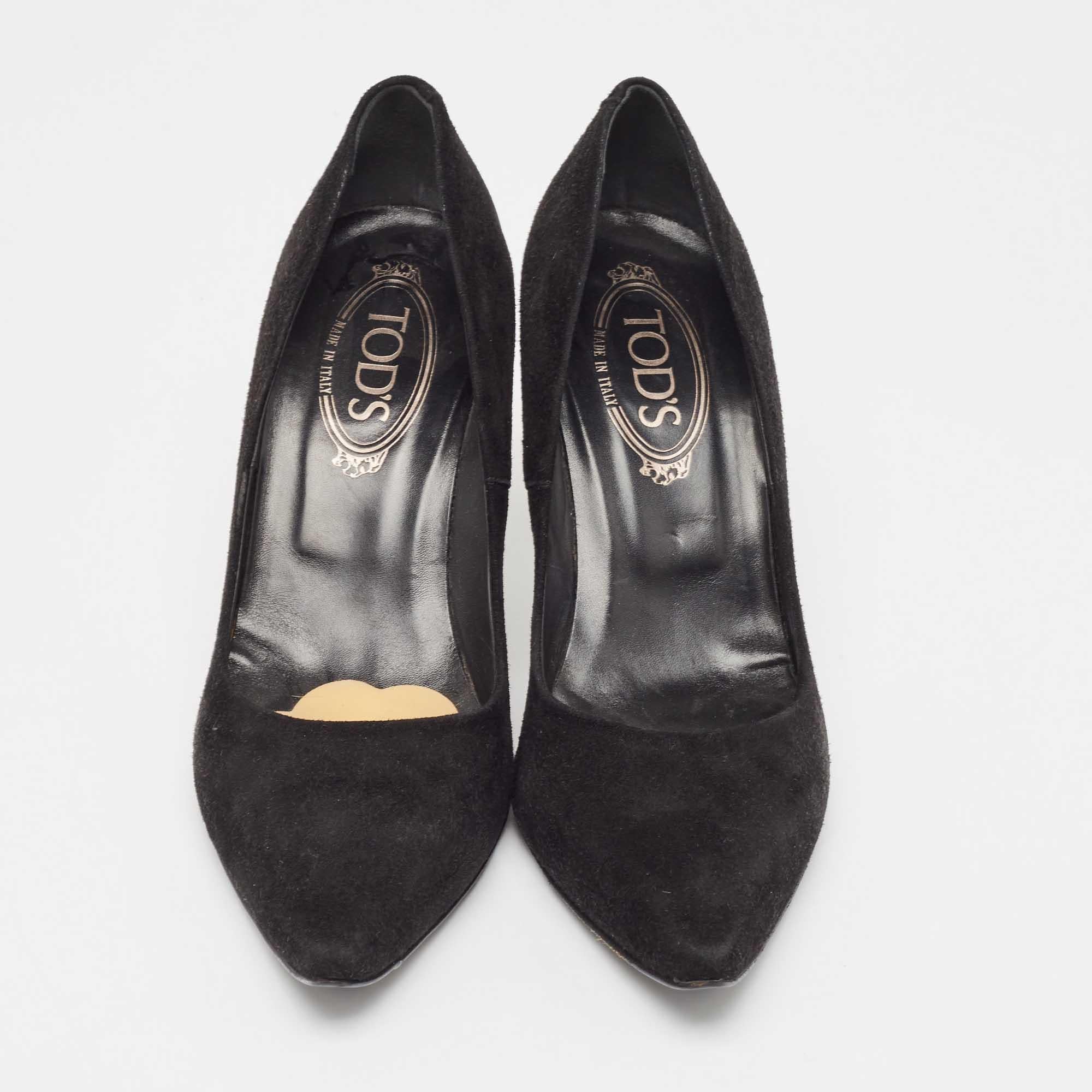 Tod's Black Suede Pointed Toe Pumps Size 40 In Good Condition For Sale In Dubai, Al Qouz 2