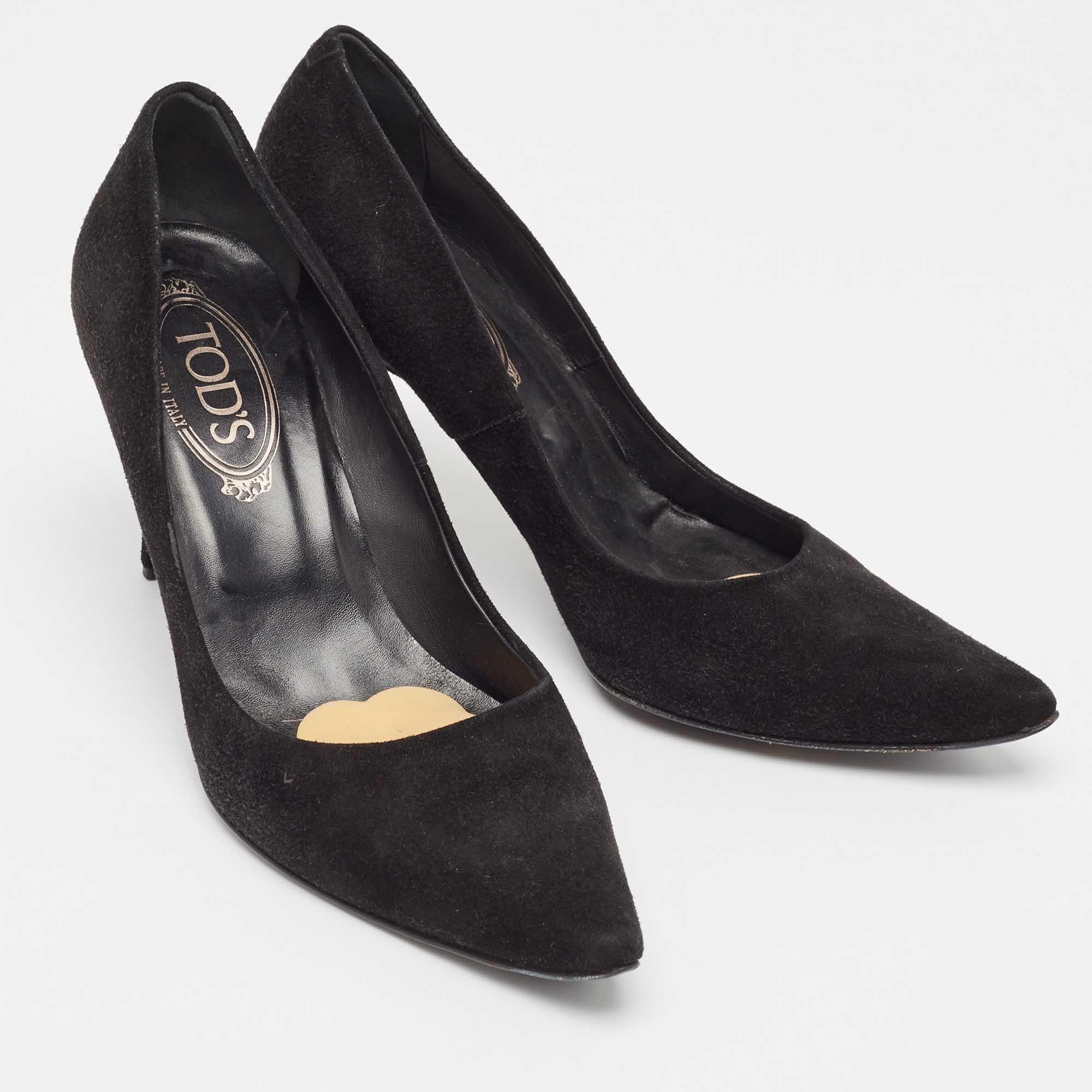 Women's Tod's Black Suede Pointed Toe Pumps Size 40 For Sale