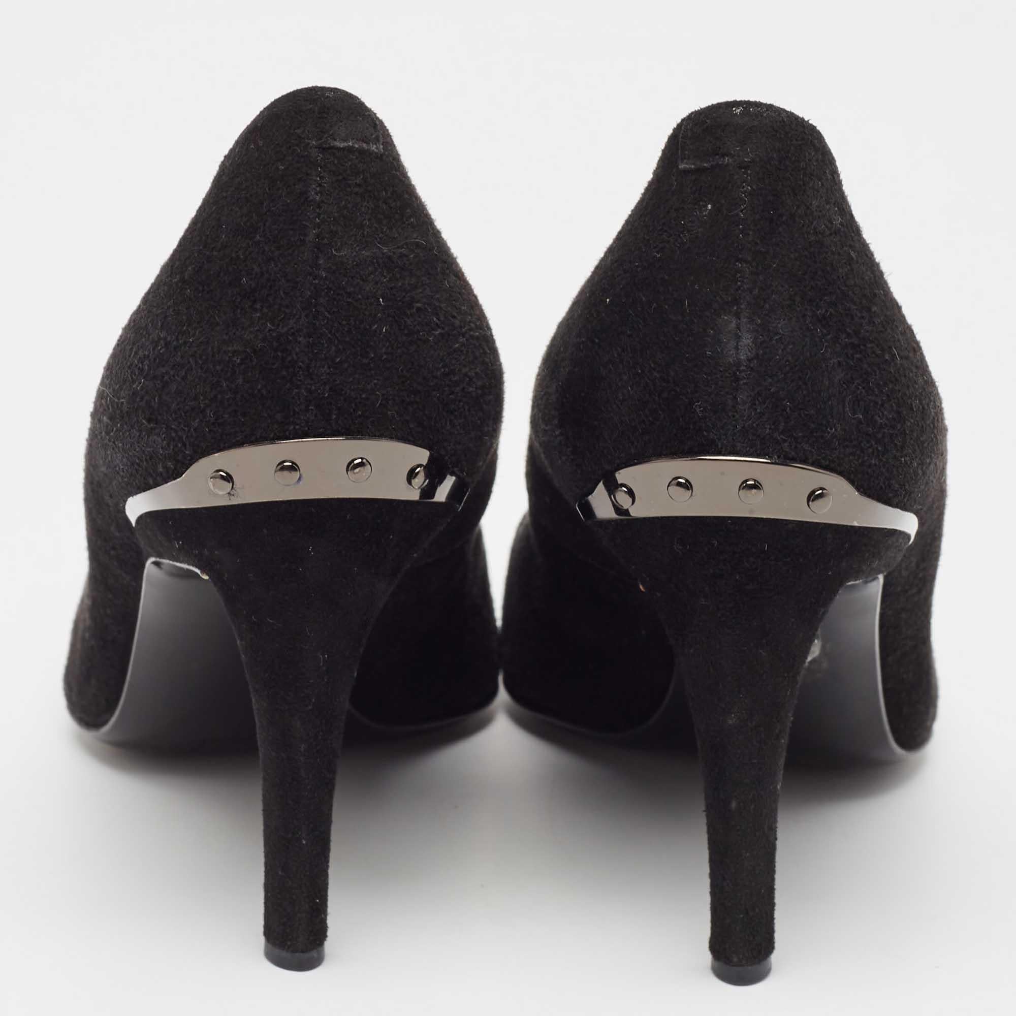 Tod's Black Suede Pointed Toe Pumps Size 40 For Sale 1