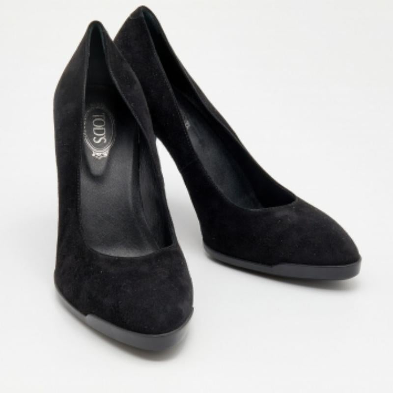 Tod's Bombas de ante negro Talla 40 en Bueno estado para la venta en Dubai, Al Qouz 2