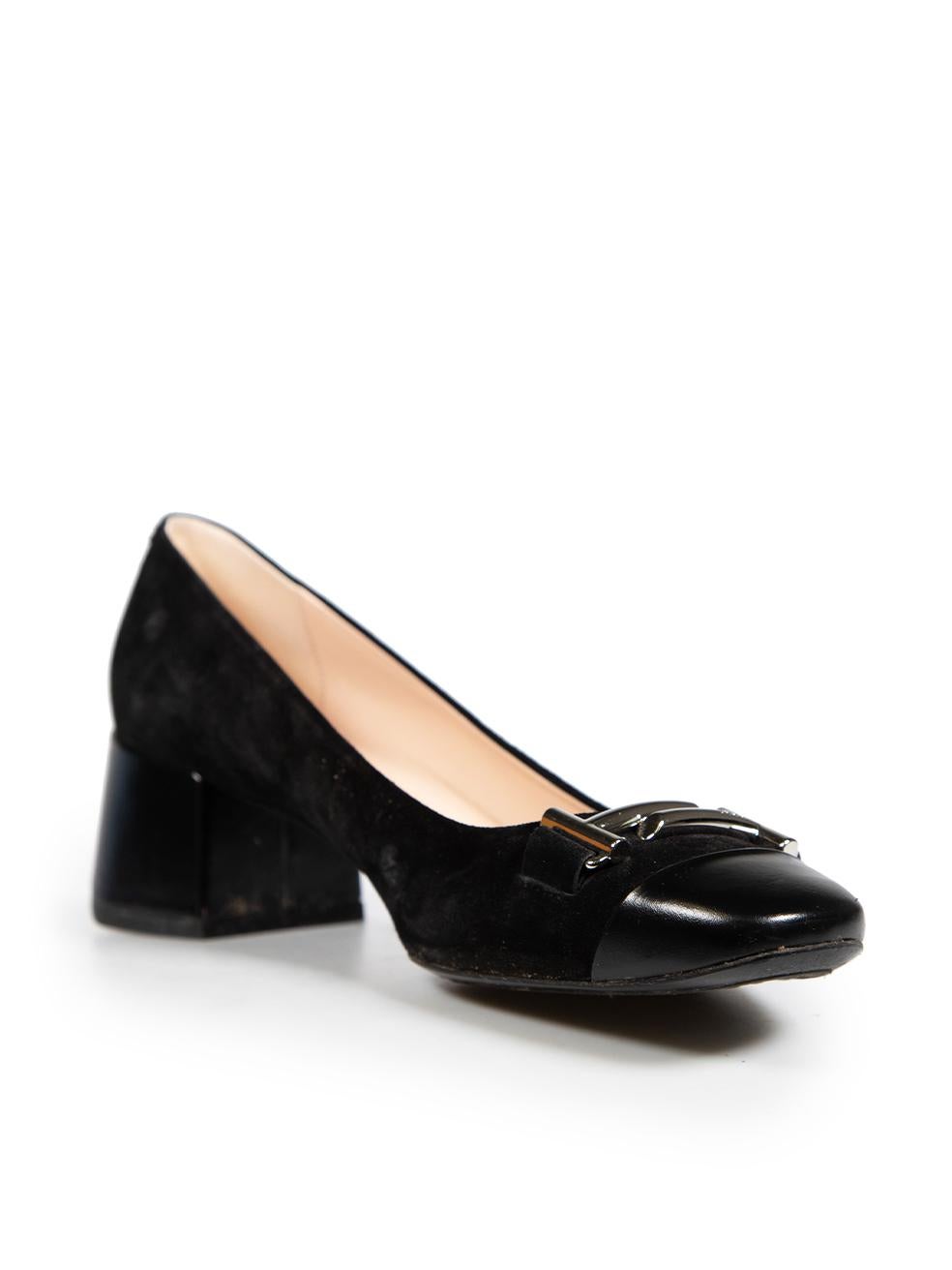 CONDITION is Good. General wear to heels is evident. Moderate signs of wear with abrasion on the heels, tiptoes, sides, and back on this used Tod's designer resale item. The item comes with the original box and dust
