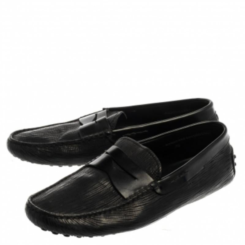 Tod's Penny Loafer aus strukturiertem Leder in Schwarz, Größe 41,5 im Angebot 3