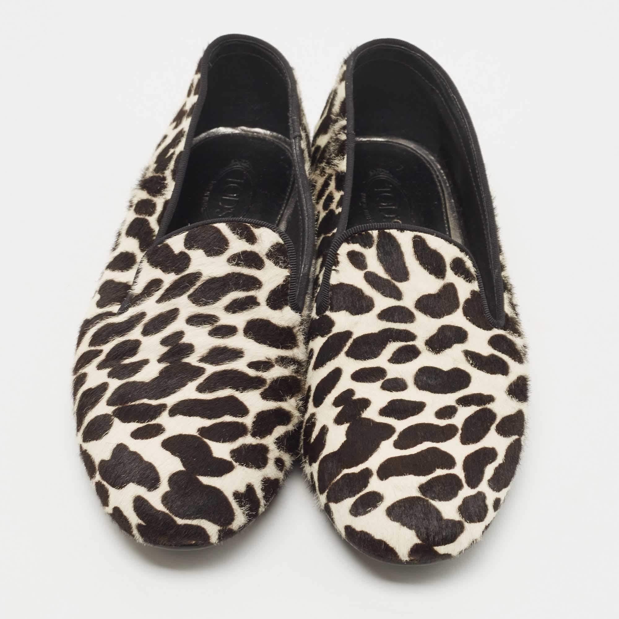 Tod's Black/White Leopard Print Calf Hair Smoking Slippers Size 36.5 In Good Condition For Sale In Dubai, Al Qouz 2