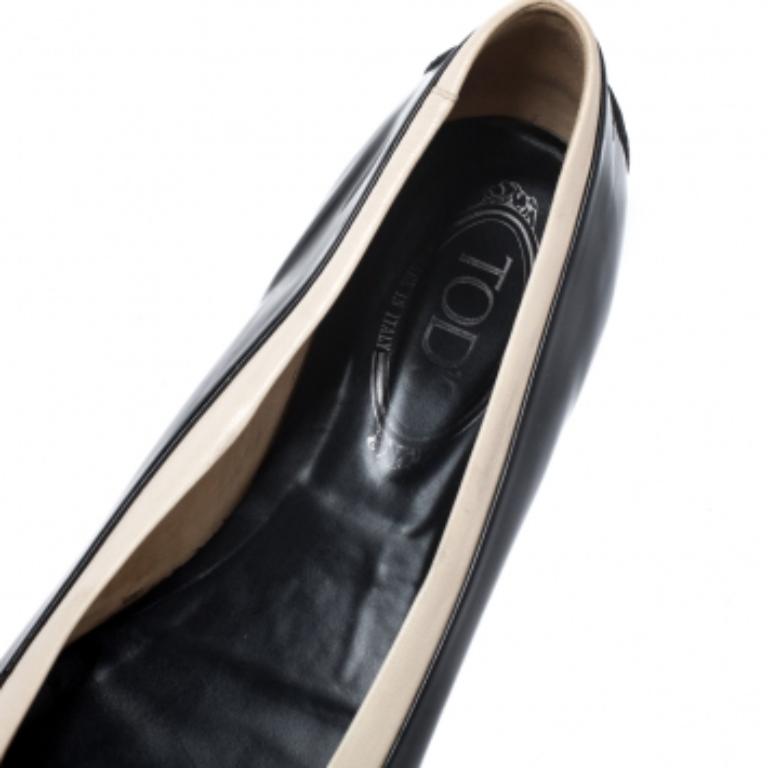Ballerines en cuir verni et cuir bouclé noir/blanc Tod's, taille 40 État moyen - En vente à Dubai, Al Qouz 2