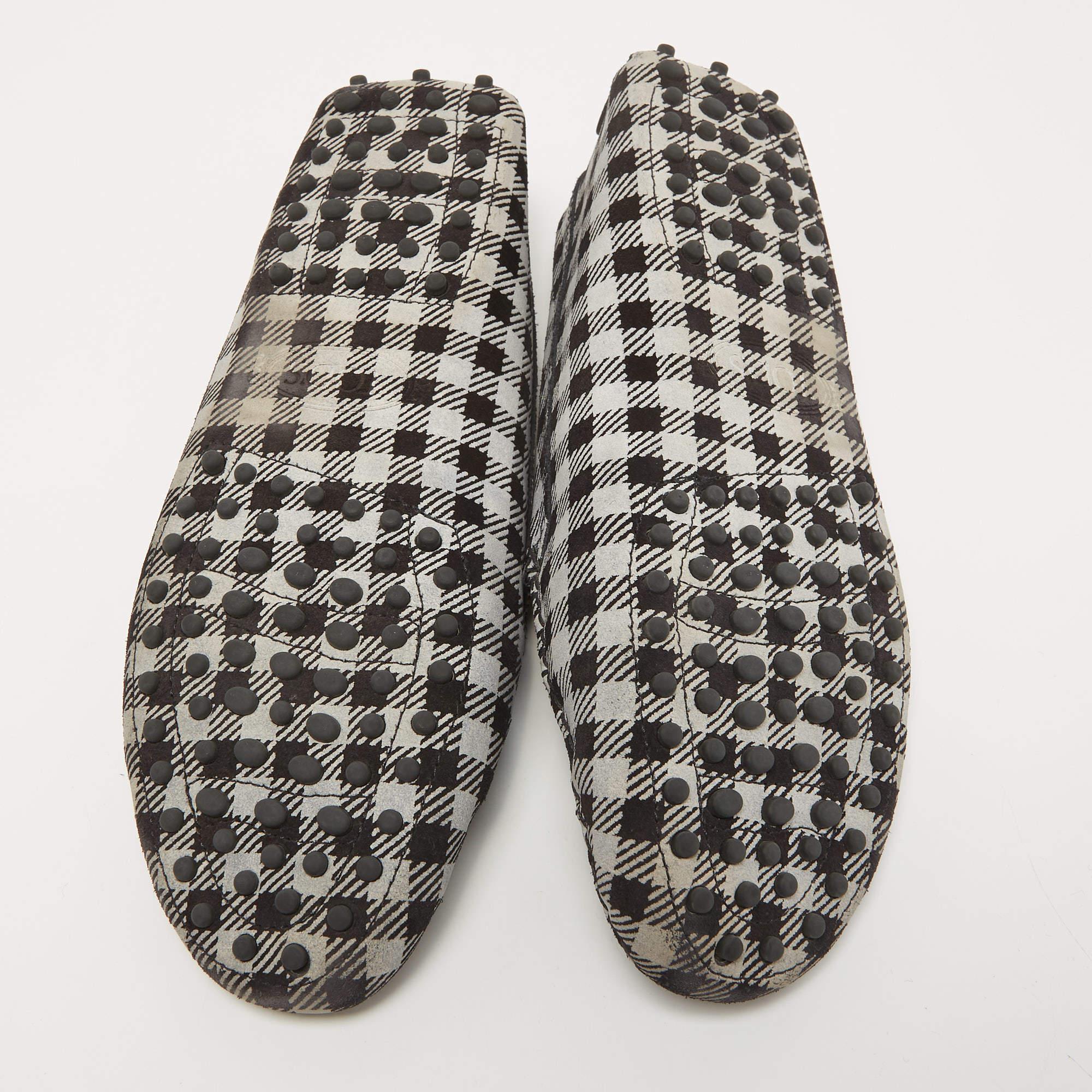Tod's Black/White Printed Suede Penny Loafers Size 39 For Sale 1