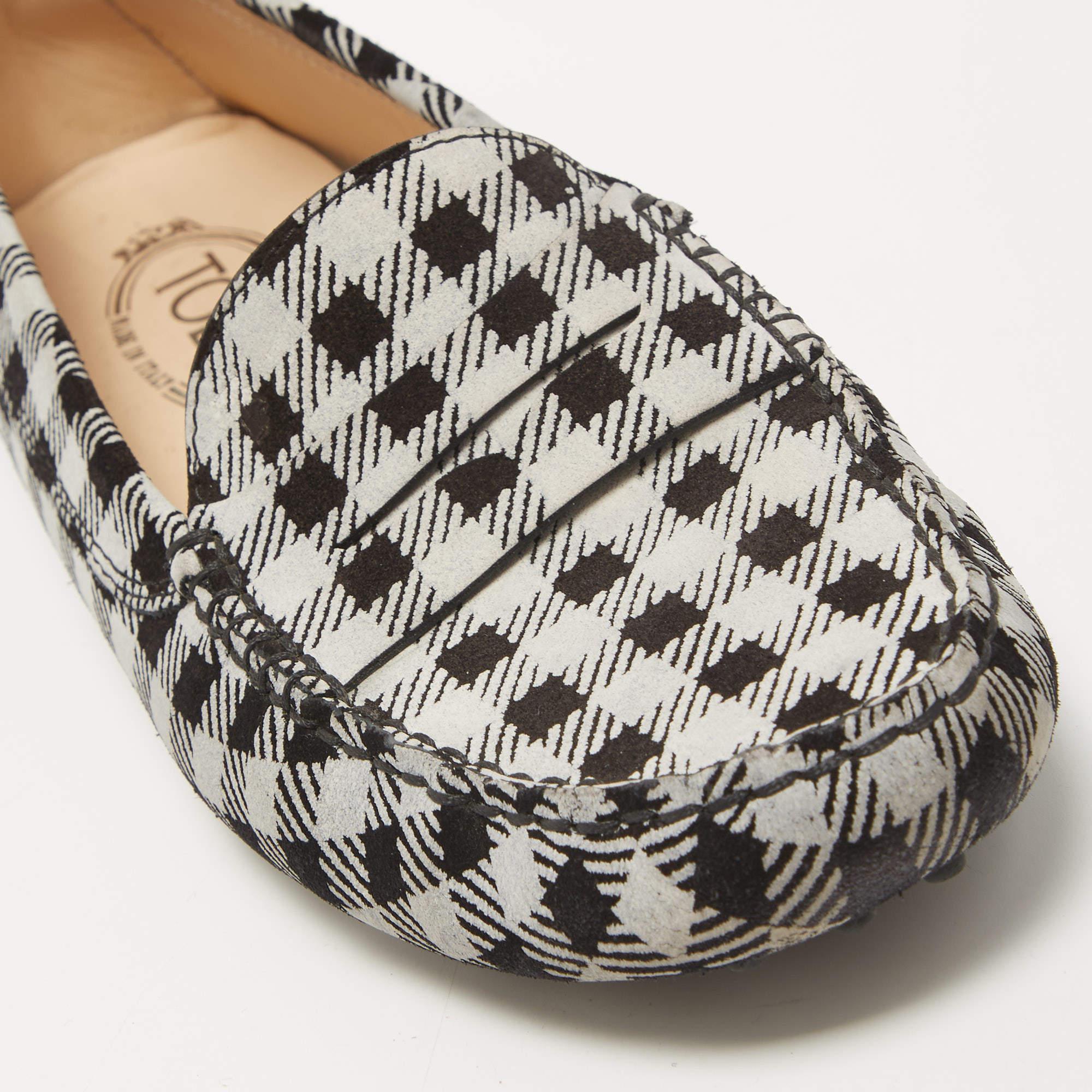 Tod's Black/White Printed Suede Penny Loafers Size 39 For Sale 2