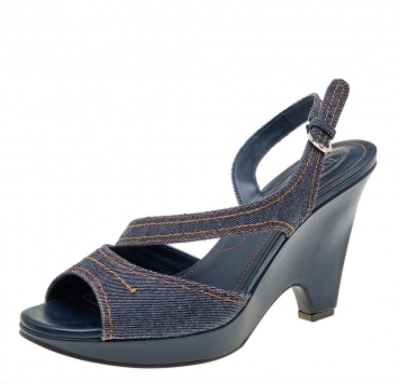 Tod's Sandales compensées à talons compensés bleues taille 41 Bon état à Dubai, Al Qouz 2