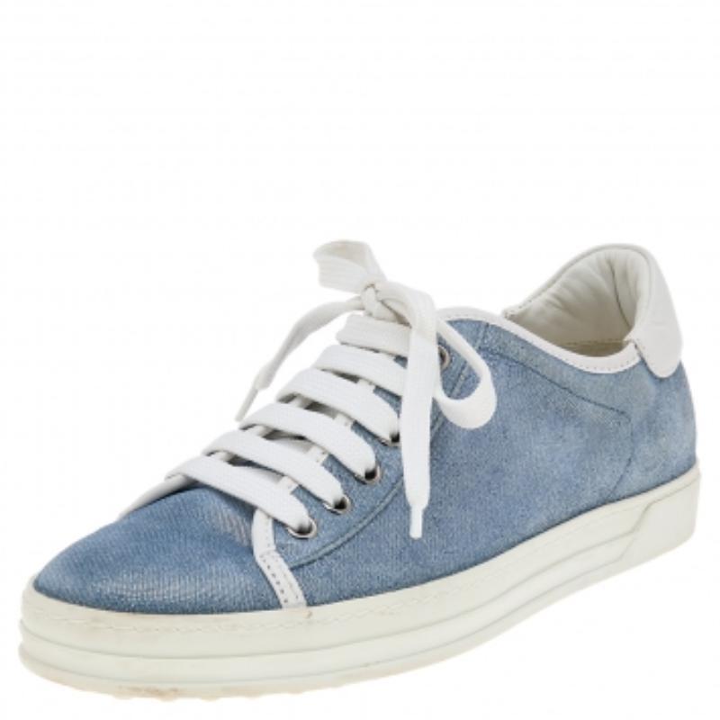 Tod's Baskets basses en daim bleu pailleté taille 36,5 en vente 2