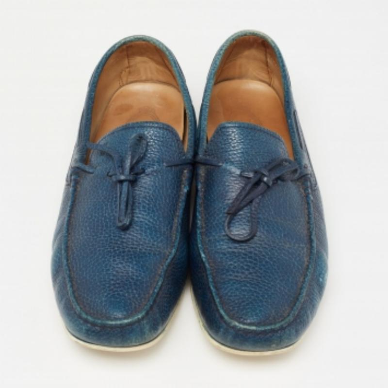 Tod's Blue Leather Bow Slip-On Loafers Size 42.5 In Fair Condition For Sale In Dubai, Al Qouz 2