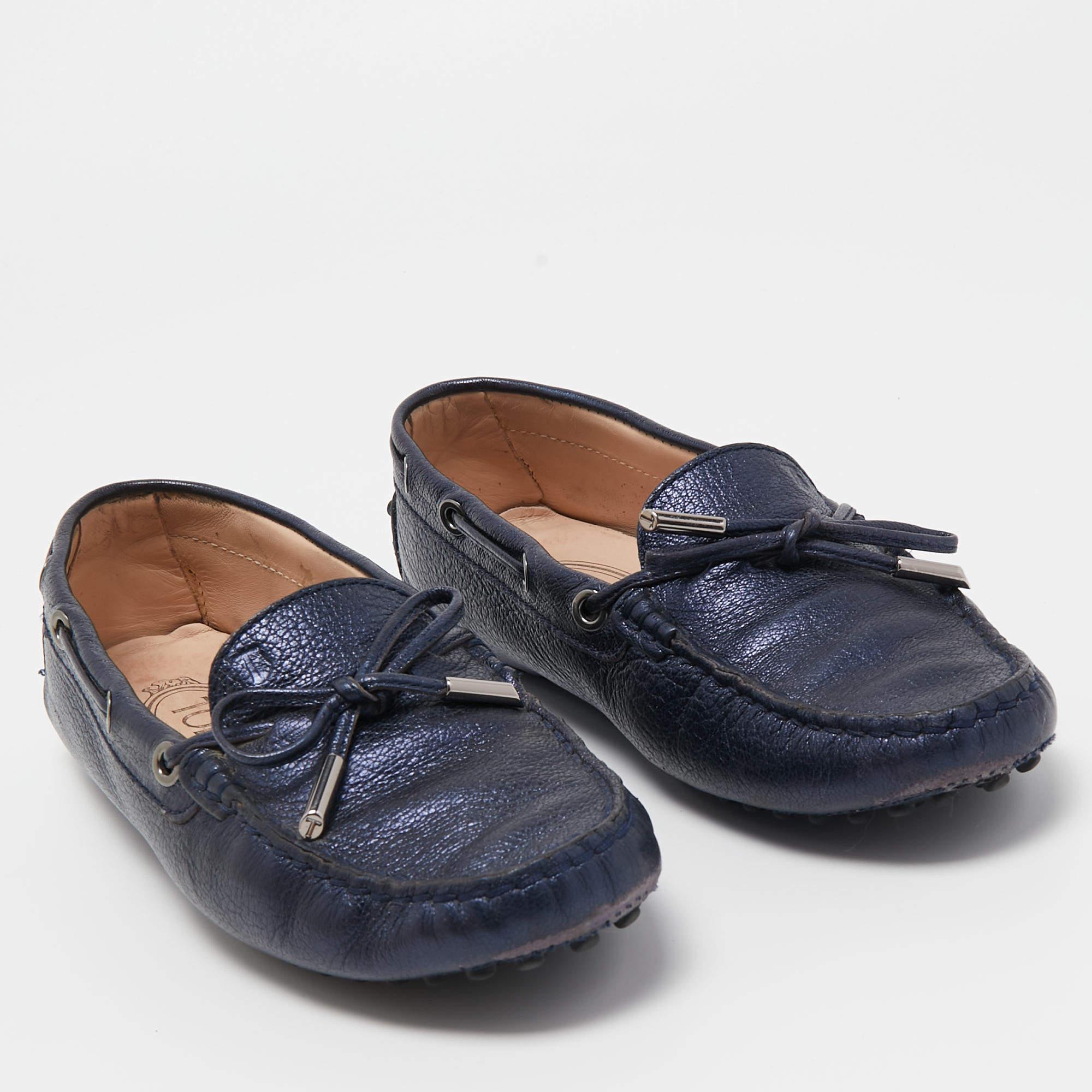 Tod's Blue Leather Gommino Bow Slip On Loafers Size 36.5 In Good Condition For Sale In Dubai, Al Qouz 2