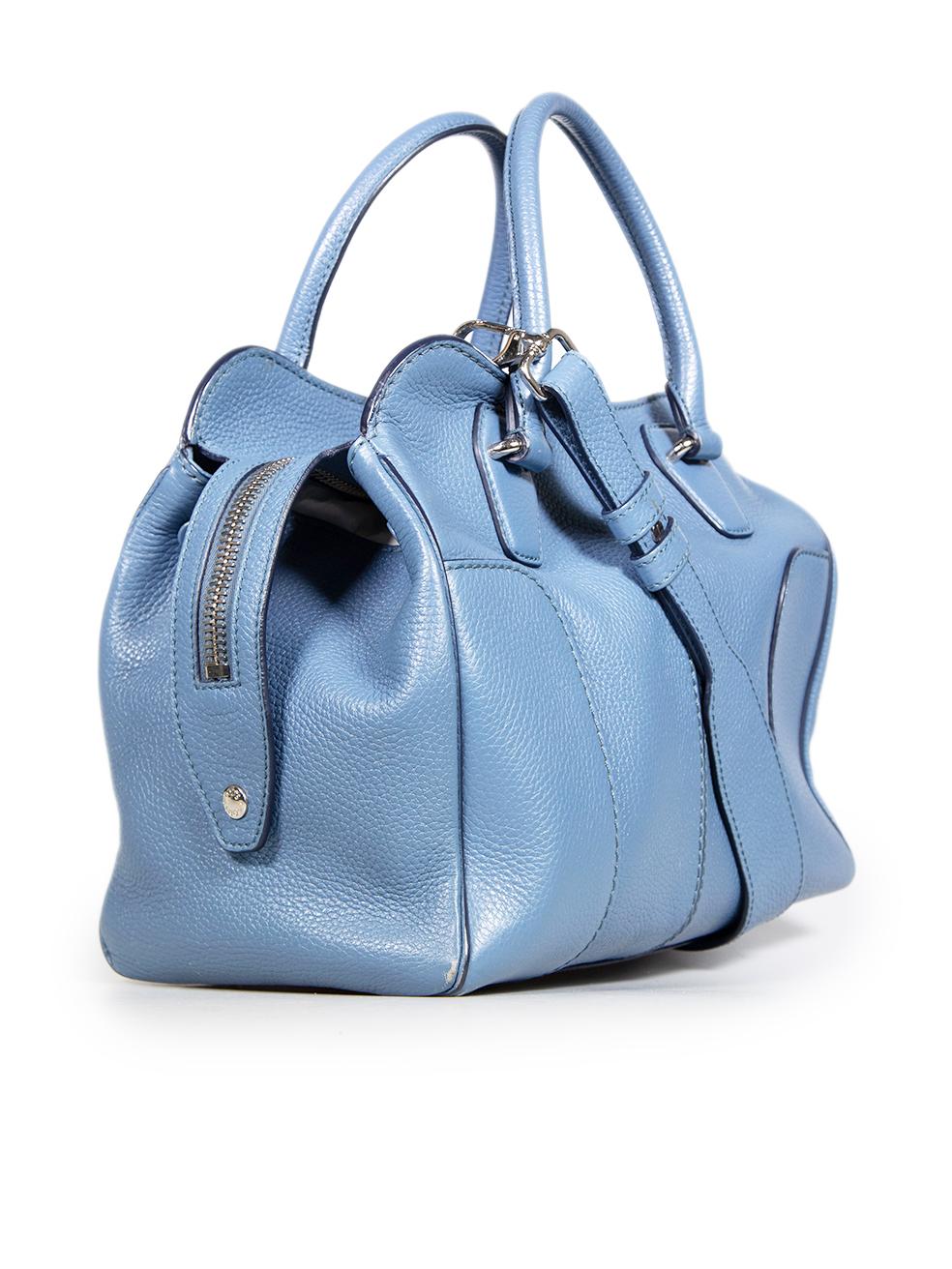 CONDITION is Very good. Minimal wear to bag is evident. Minimal wear to the bottom corners of the bag with abrasion on this used Tod's designer resale item. The item comes with a dust bag.
 
 Details
 
 
 Blue
 
 Leather
 
 Handbag
 
 2x Top handle
