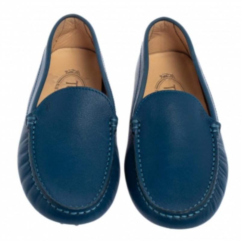 Tod's Blue Leather Slip On Loafers Size 35 For Sale 1