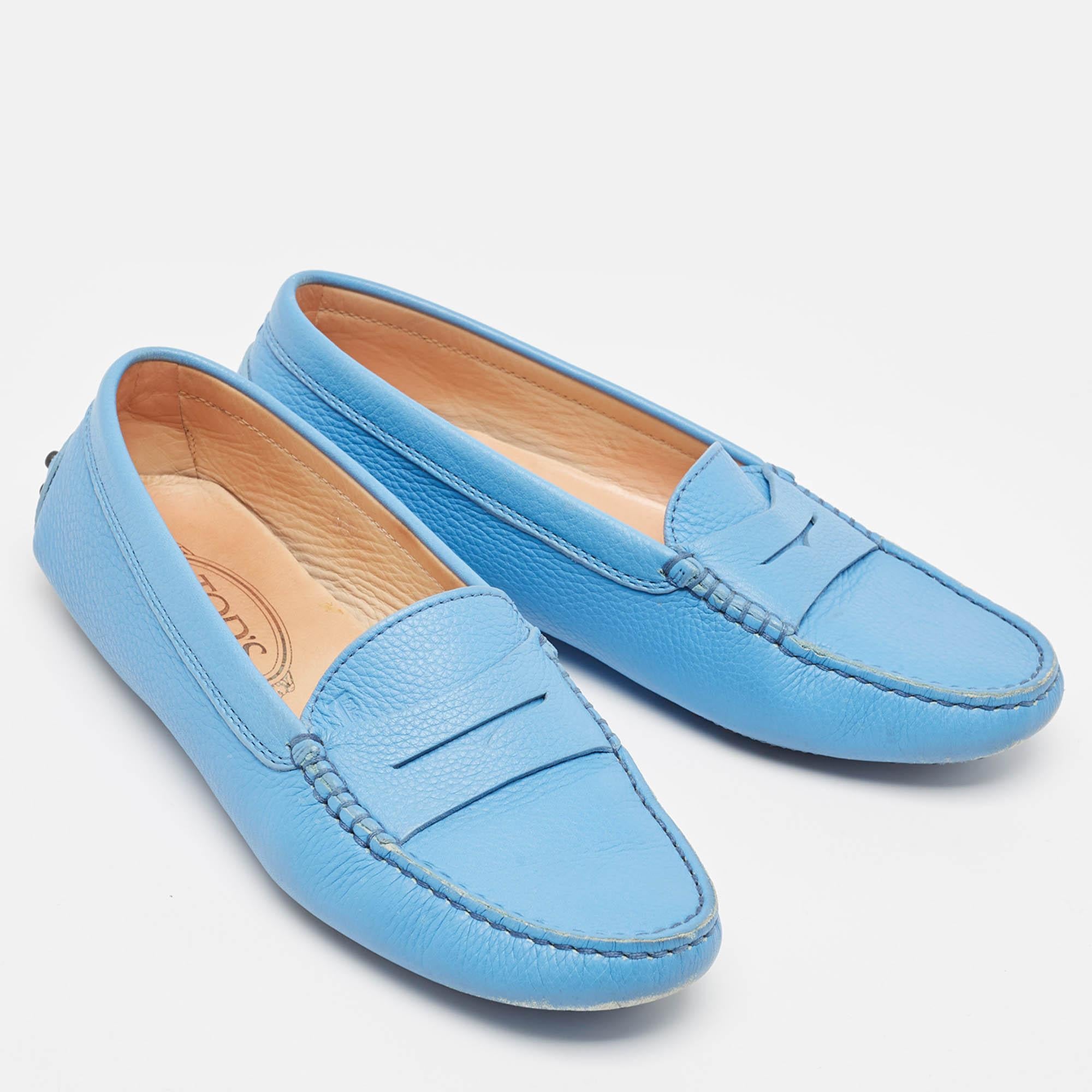 Women's Tod's Blue Leather Slip On Loafers Size 36.5 For Sale