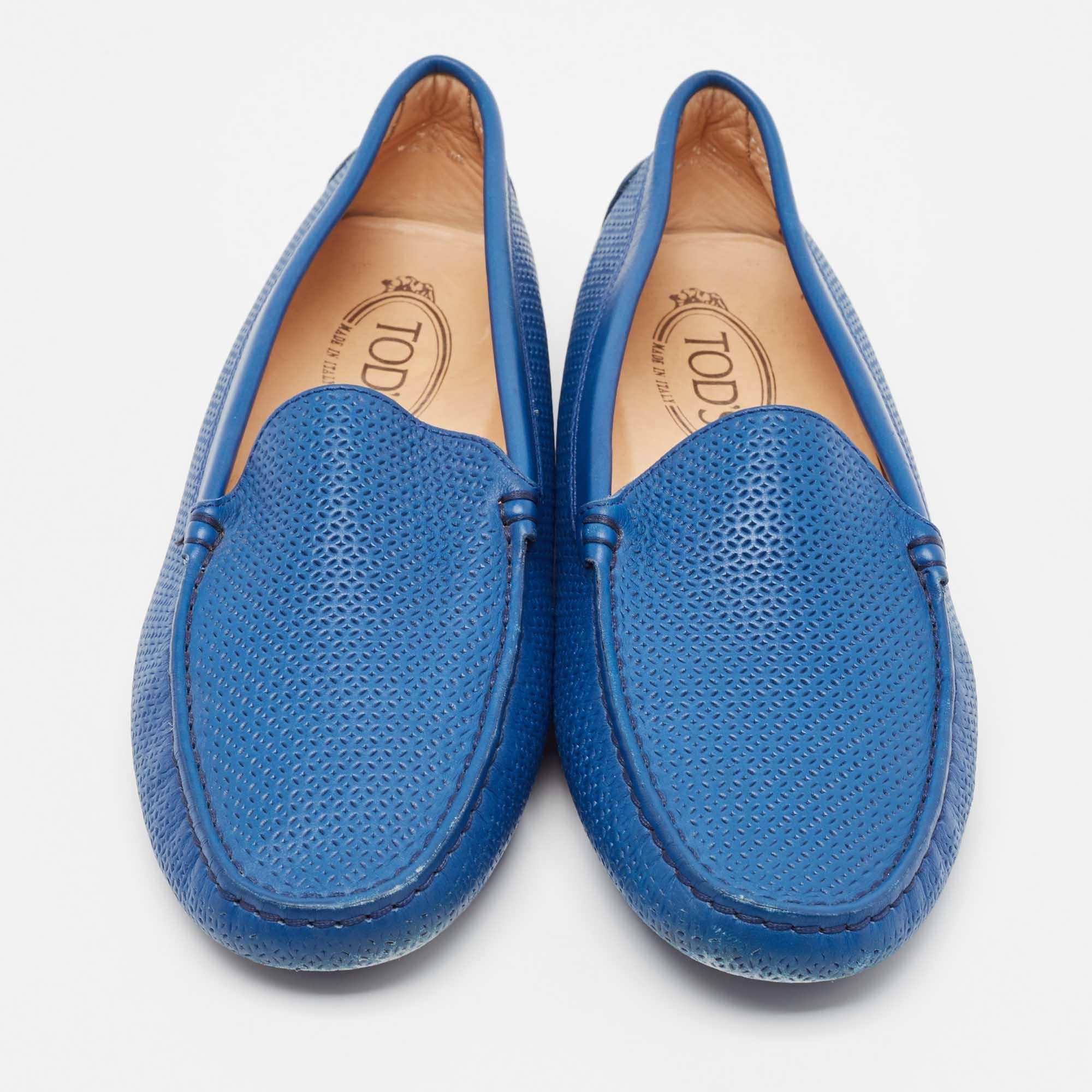 Mocasines Tod's Slip on Piel Azul Talla 40 en Bueno estado para la venta en Dubai, Al Qouz 2