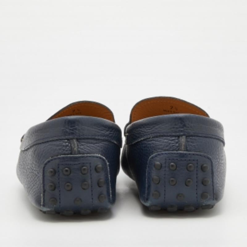 Tod's Blue Leather Slip On Loafers Size 41.5 For Sale 2