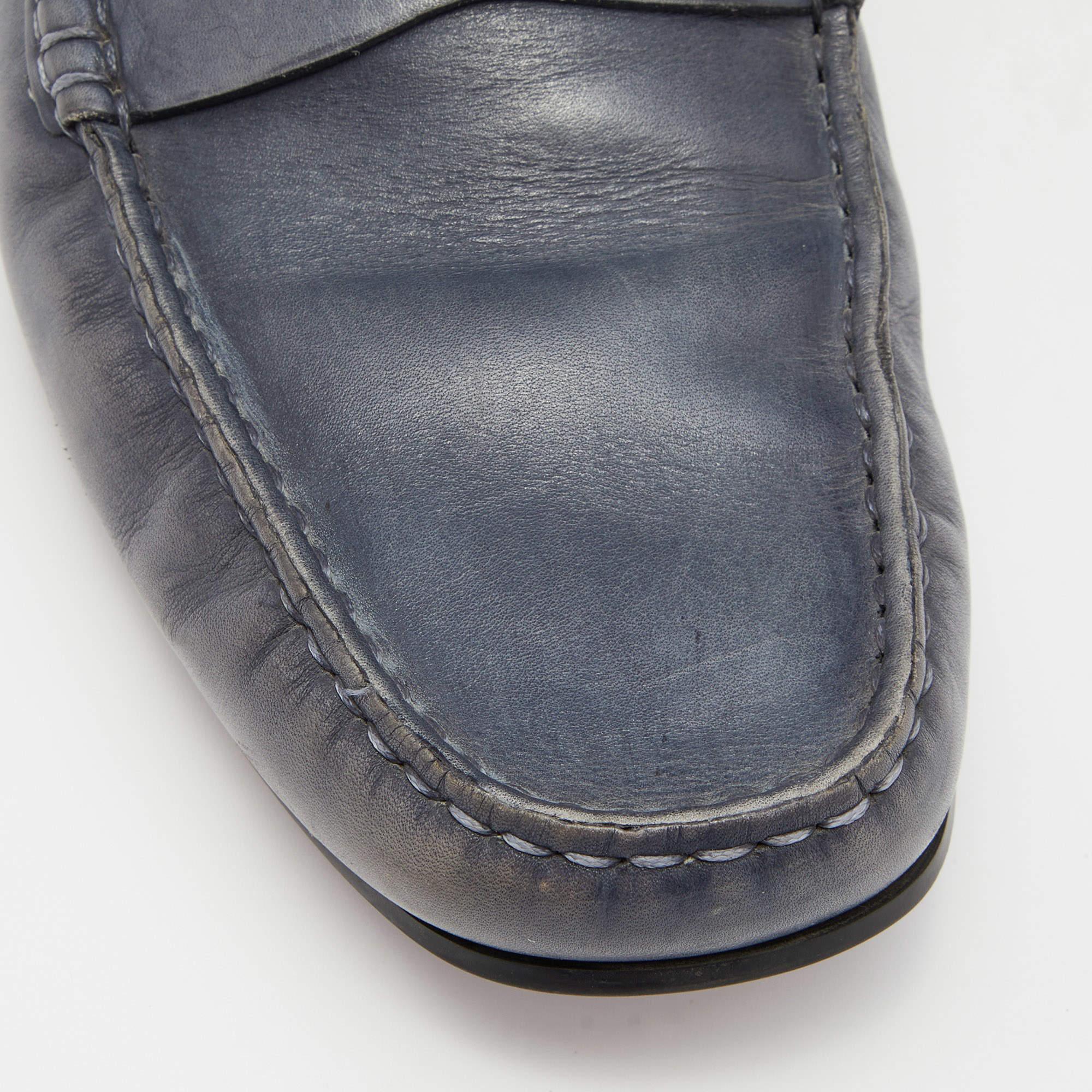 Tods Blue Leather Slip On Loafers Size 41.5 For Sale 3
