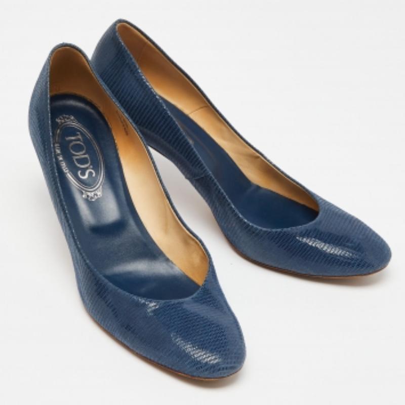 Tod's - Escarpins en cuir embossé de lézard bleu - Taille 38,5 Pour femmes en vente