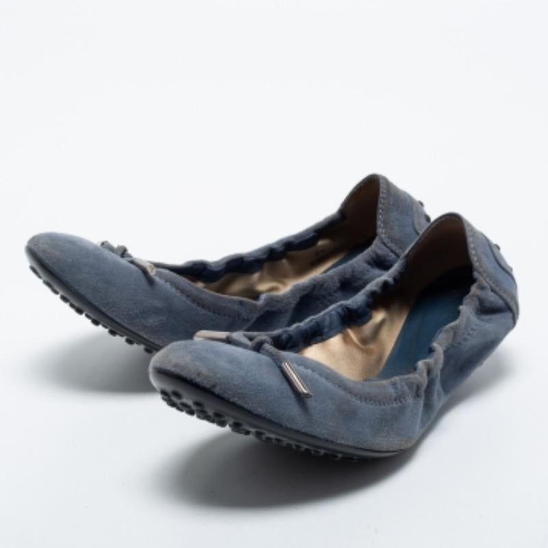 Ballerine Tod's con fiocco in pelle scamosciata blu taglia 39 in vendita 1