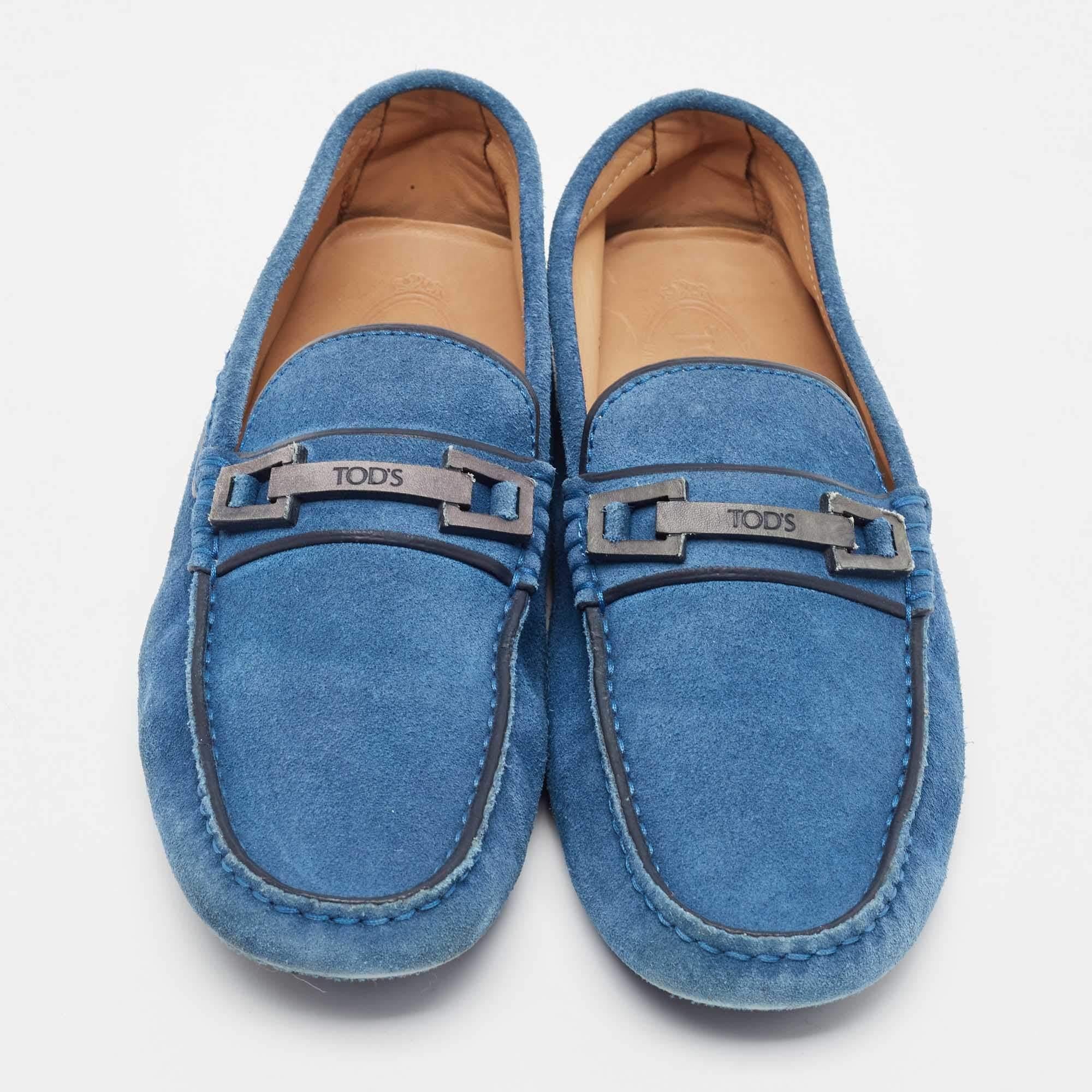 Tod's Blue Suede Buckle Slip On Loafers Size 40 In Good Condition For Sale In Dubai, Al Qouz 2