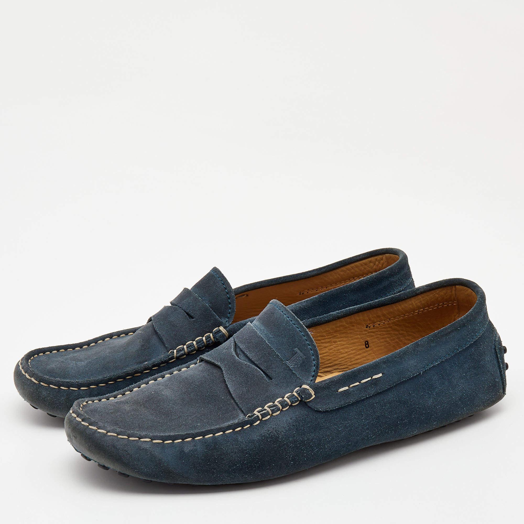 To perfectly complement your attires we bring you this pair of loafers that speak nothing but style. The shoes have been crafted with skill and are designed to be easy to slip on. They are just the right choice to complement your fashionable side.