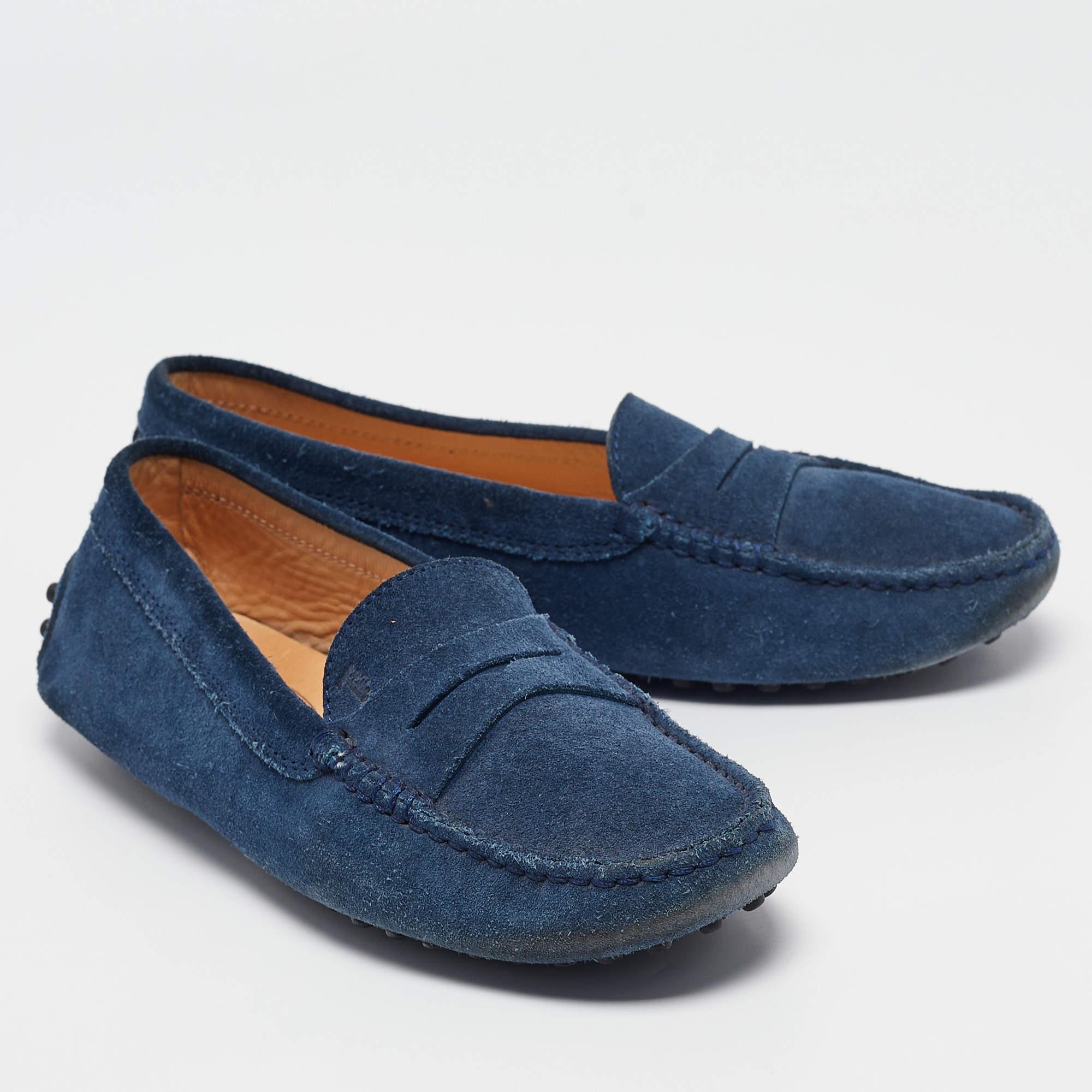 Tod's Gommino Penny - Mocassins en daim bleu taille 35 État moyen - En vente à Dubai, Al Qouz 2