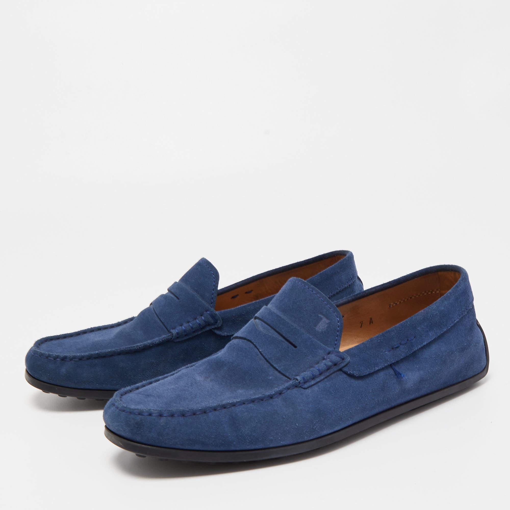 To perfectly complement your attires we bring you this pair of loafers that speak nothing but style. The shoes have been crafted with skill and are designed to be easy to slip on. They are just the right choice to complement your fashionable side.