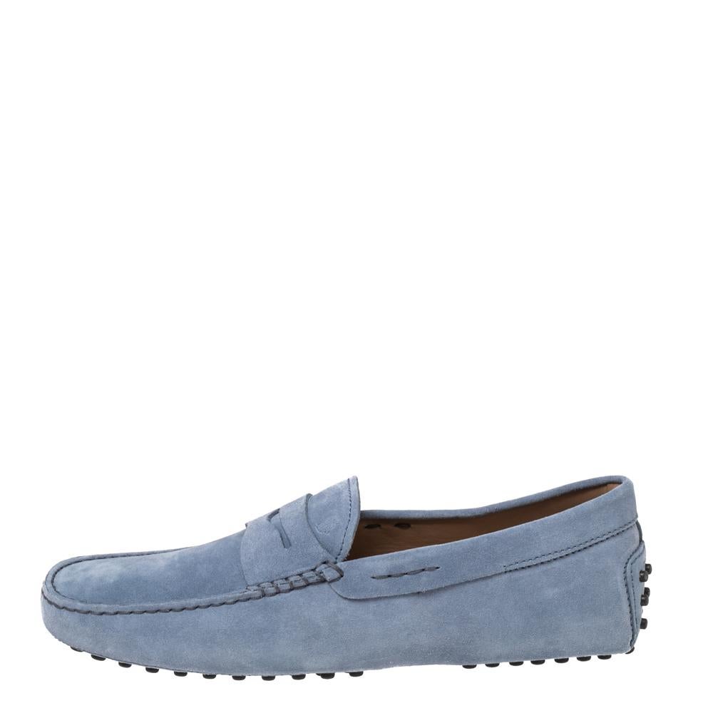 Tod's Blue Suede Penny Loafers Size 41 In New Condition In Dubai, Al Qouz 2