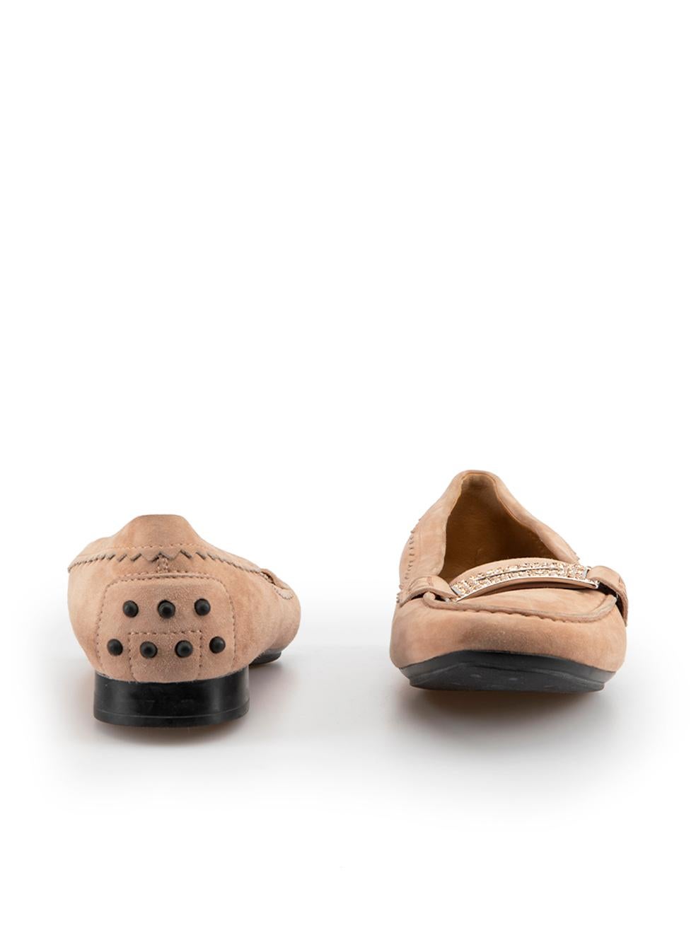 Beige Tod's - Mocassins en daim blush avec boucles en cristal - Taille IT 38 en vente