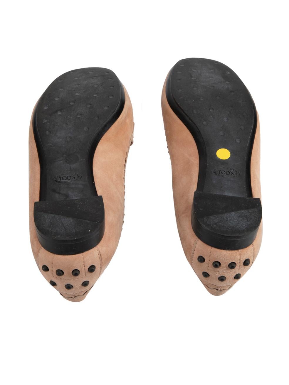 Tod's - Mocassins en daim blush avec boucles en cristal - Taille IT 38 Bon état - En vente à London, GB