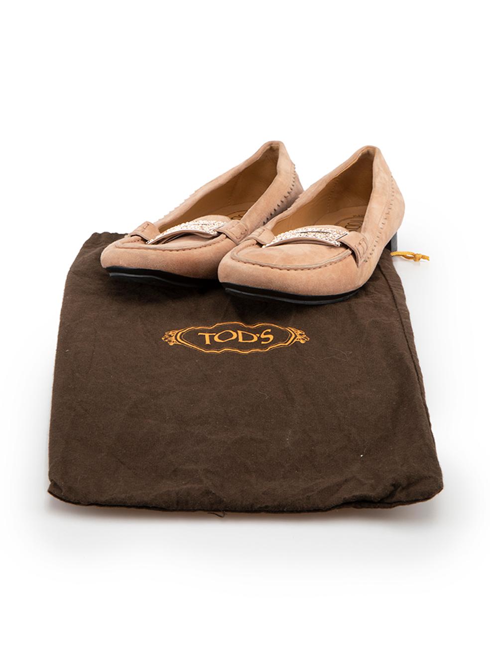 Tod's - Mocassins en daim blush avec boucles en cristal - Taille IT 38 Pour femmes en vente