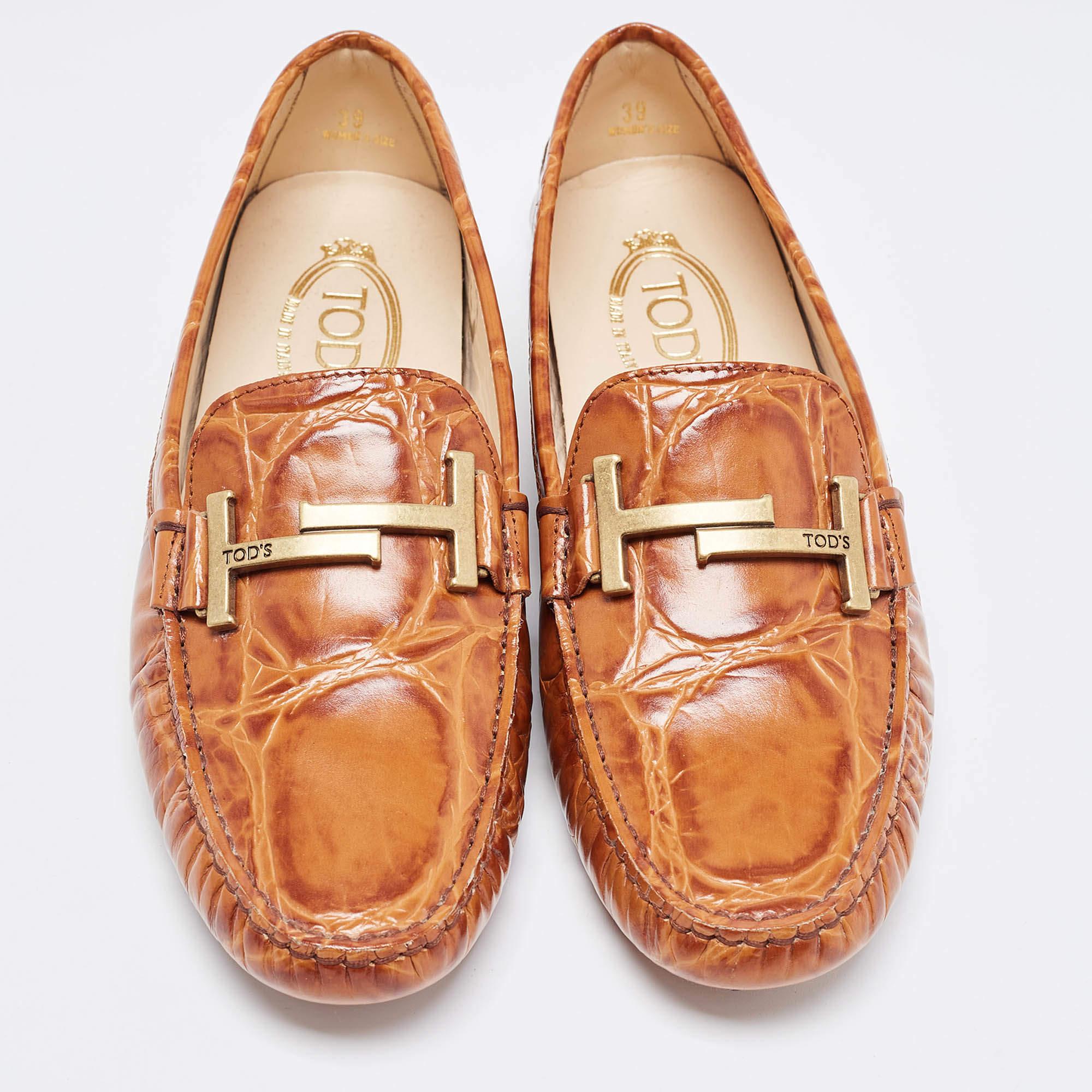Practical, fashionable, and durable—these designer loafers are carefully built to be fine companions to your everyday style. They come made using the best materials to be a prized buy.

Includes: Original Dustbag, Original Box, Info Booklet

