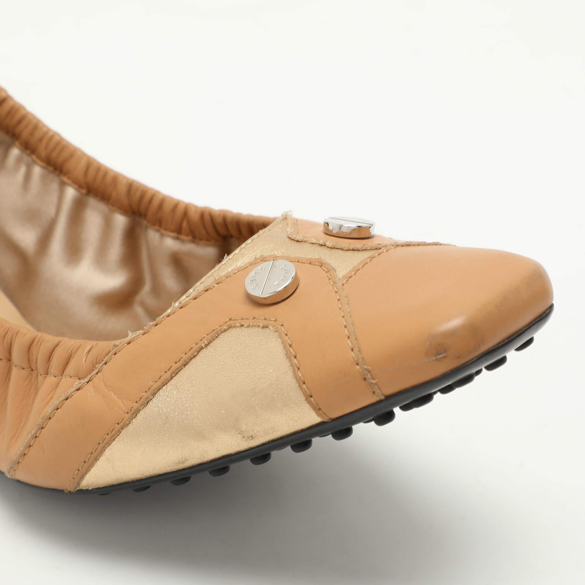 Tod's Brown/Gold Leather Embellished Scrunch Ballet Flats Size 40 For Sale 3