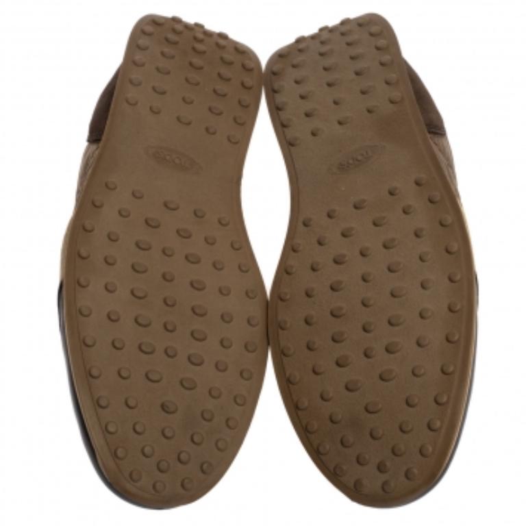 Tod's Brown/Green Nylon, Leather and Suede Low Top Sneakers Size 44 In Good Condition For Sale In Dubai, Al Qouz 2