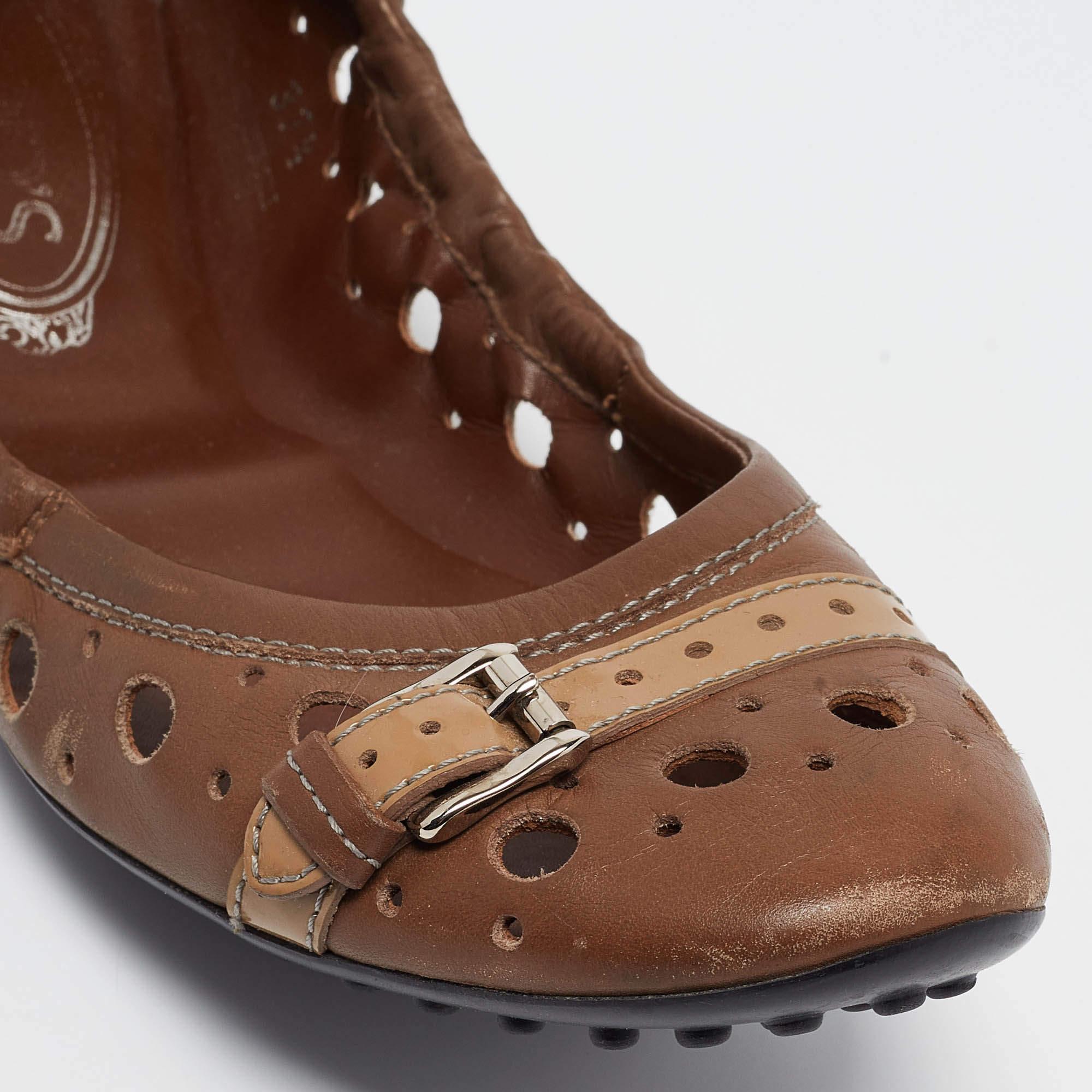 Tod's Ballerine in pelle marrone taglio laser misura 37,5 in vendita 2