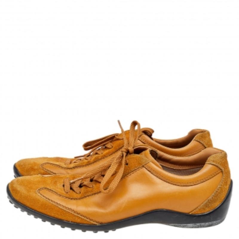 Tod's Sneakers stringate in pelle e pelle scamosciata marrone misura 37,5 in vendita 1