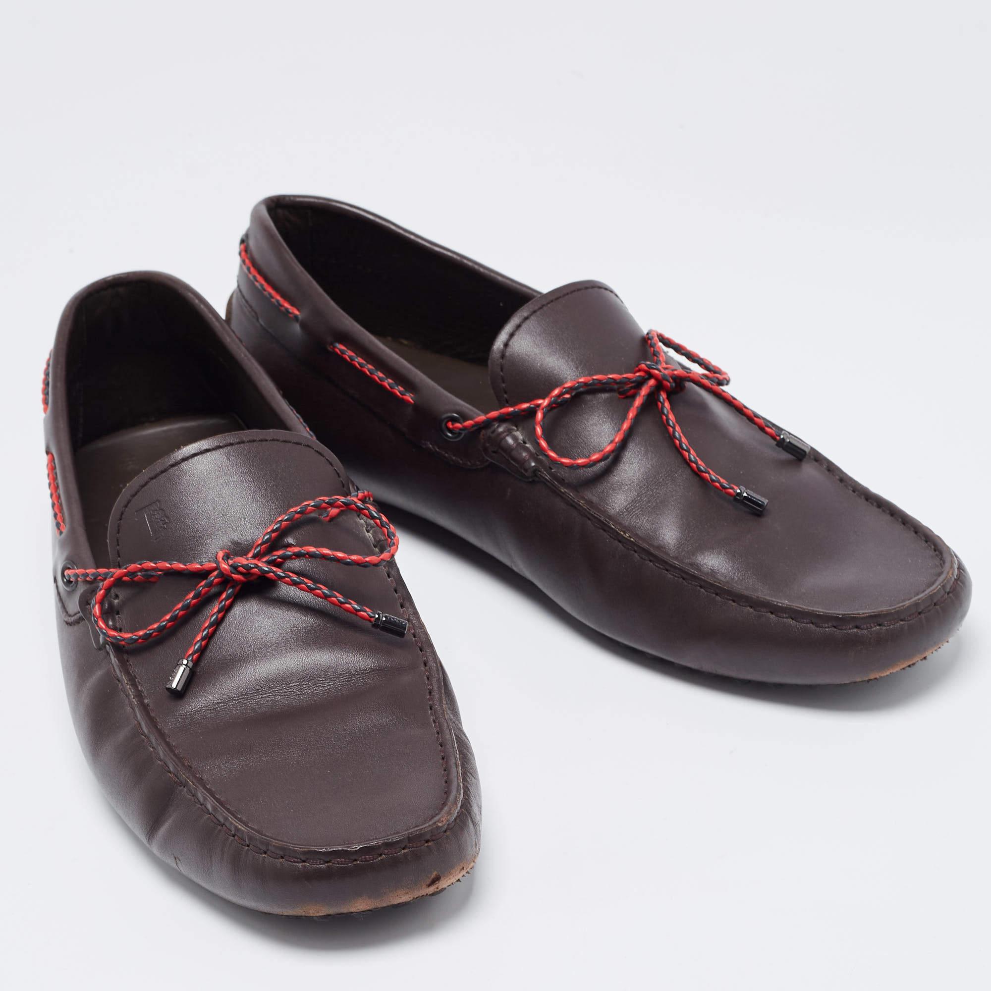 Tod's Brown Leather Bow Slip On Loafers Size 42 In Good Condition For Sale In Dubai, Al Qouz 2