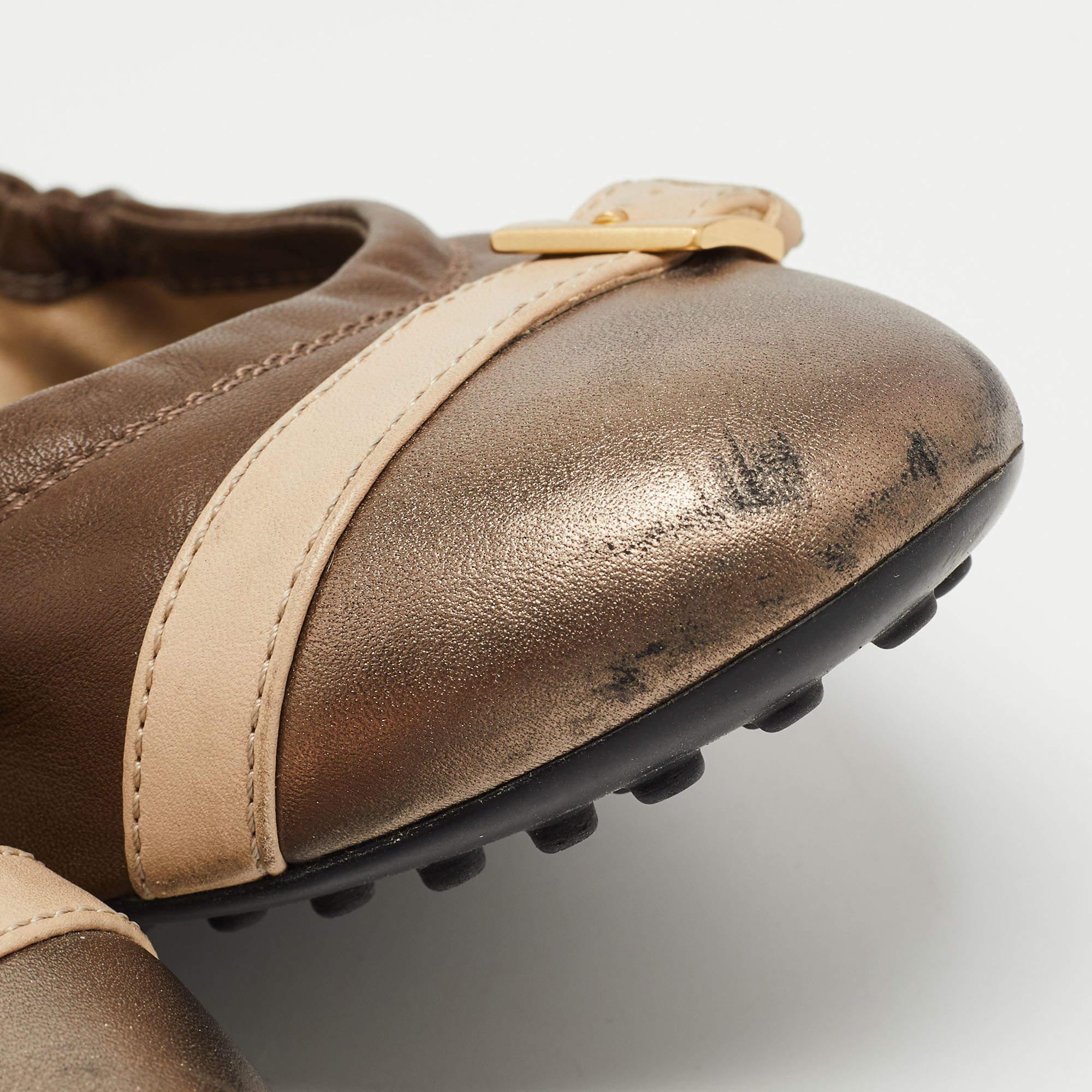 Tod's Brown/ Leather Cap Toe Buckle Detail Scrunch Ballet Flats Size 38.5 For Sale 4