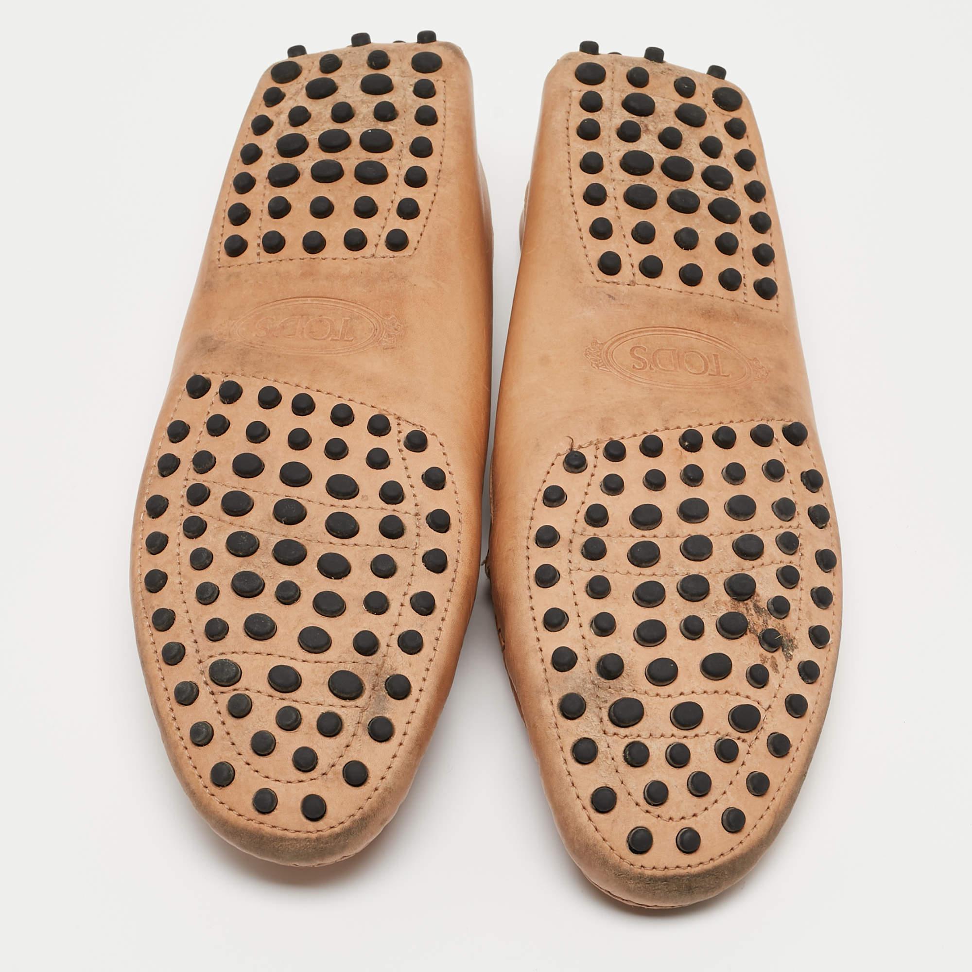 Mocassini Tod's in pelle marrone FerrariTaglia 37 in vendita 1