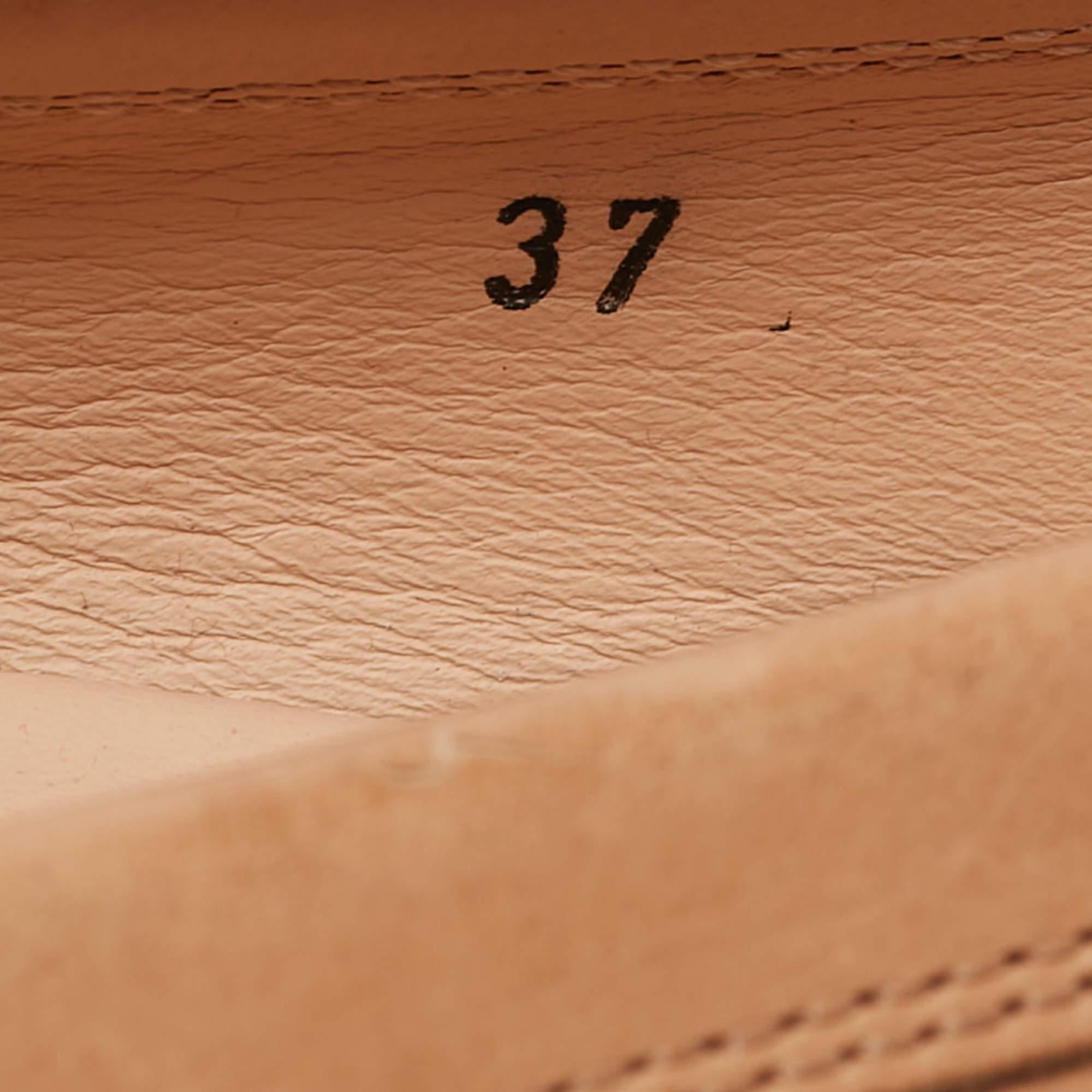 Mocassini Tod's in pelle marrone FerrariTaglia 37 in vendita 2