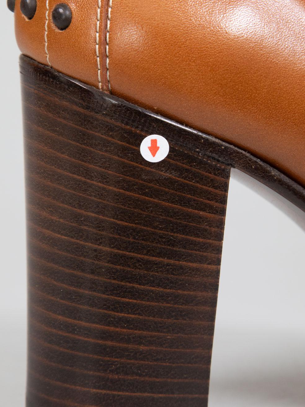 Tod's Escarpins mocassins en cuir Brown Taille IT 36.5 en vente 3