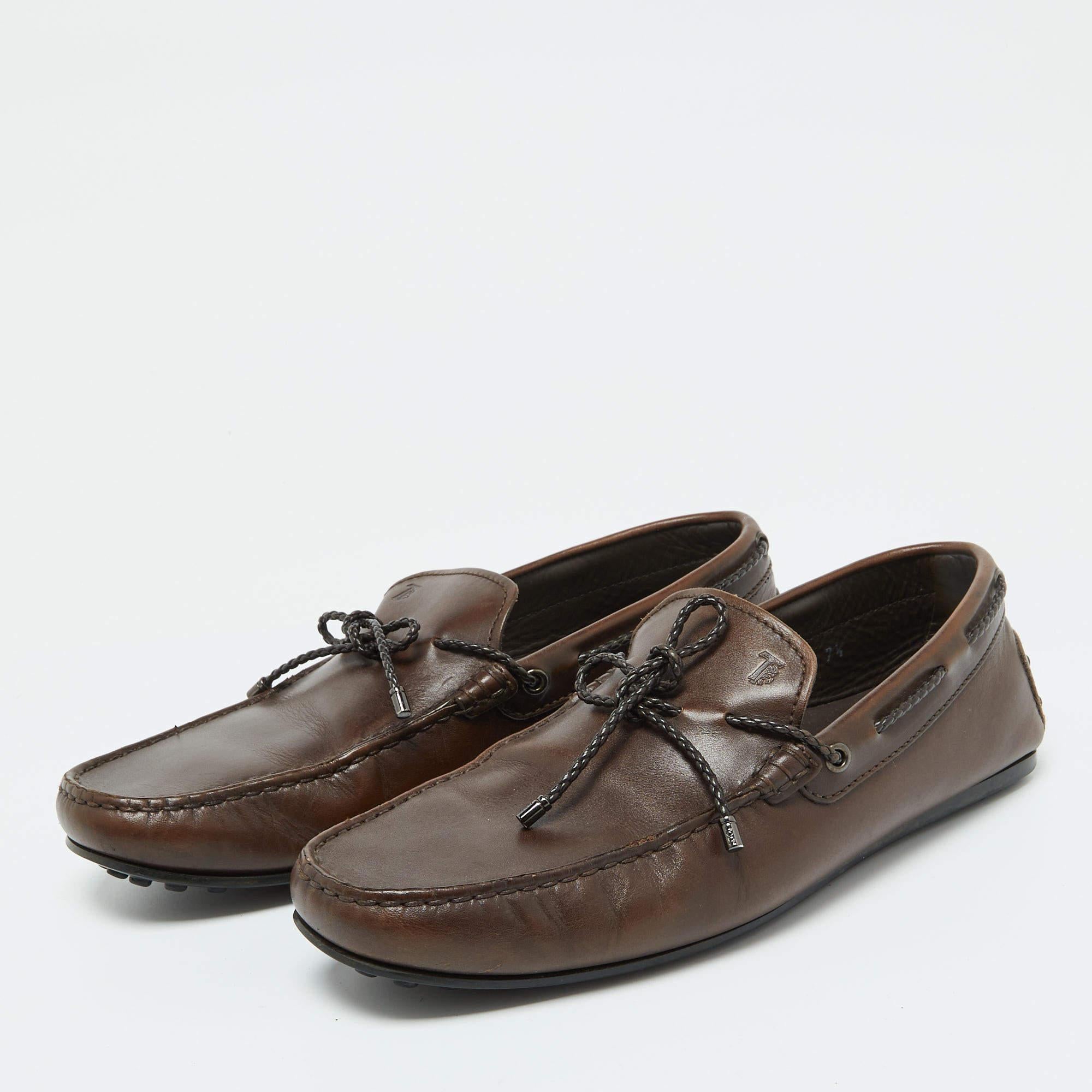 Practical fashionable and durable these Tods brown loafers are carefully built to be fine companions to your everyday style. They come made using the best materials to be a prized buy.