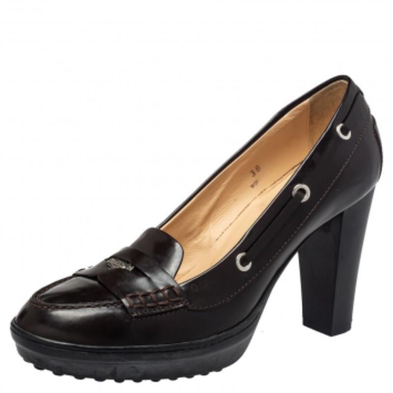 Tod's Brown Leather Penny Loafer Pumps Size 38 In Good Condition For Sale In Dubai, Al Qouz 2