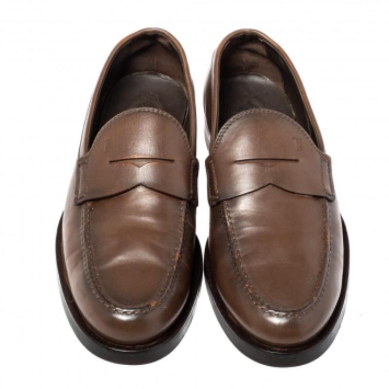 Tod's Brown Leather Penny Slip On Loafers Size 39.5 In Good Condition For Sale In Dubai, Al Qouz 2