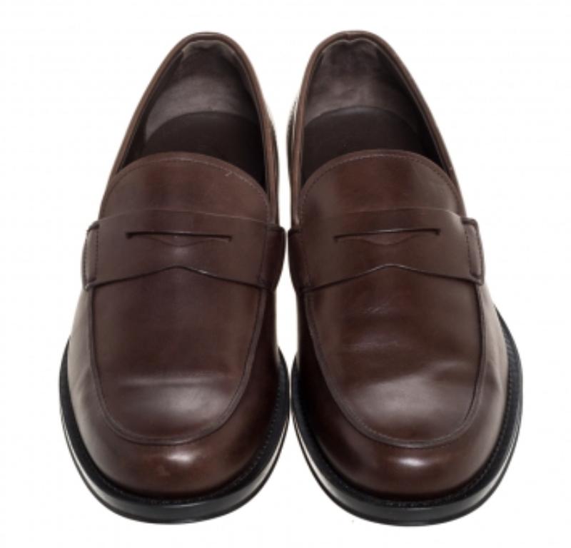 Tod's Brown Leather Penny Slip On Loafers Size 44.5 en Bueno estado para la venta en Dubai, Al Qouz 2