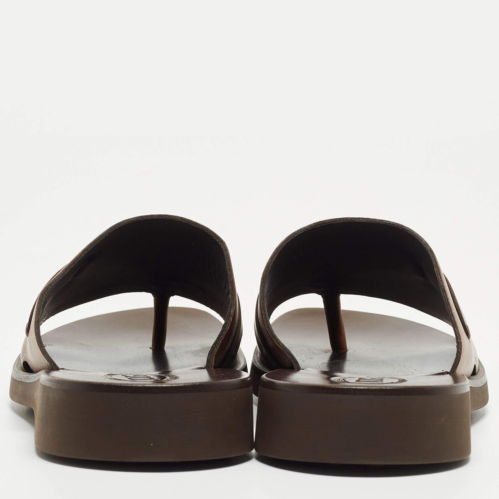 Tod's Brown Leather Slide Sandals Size 45.5 en vente 3