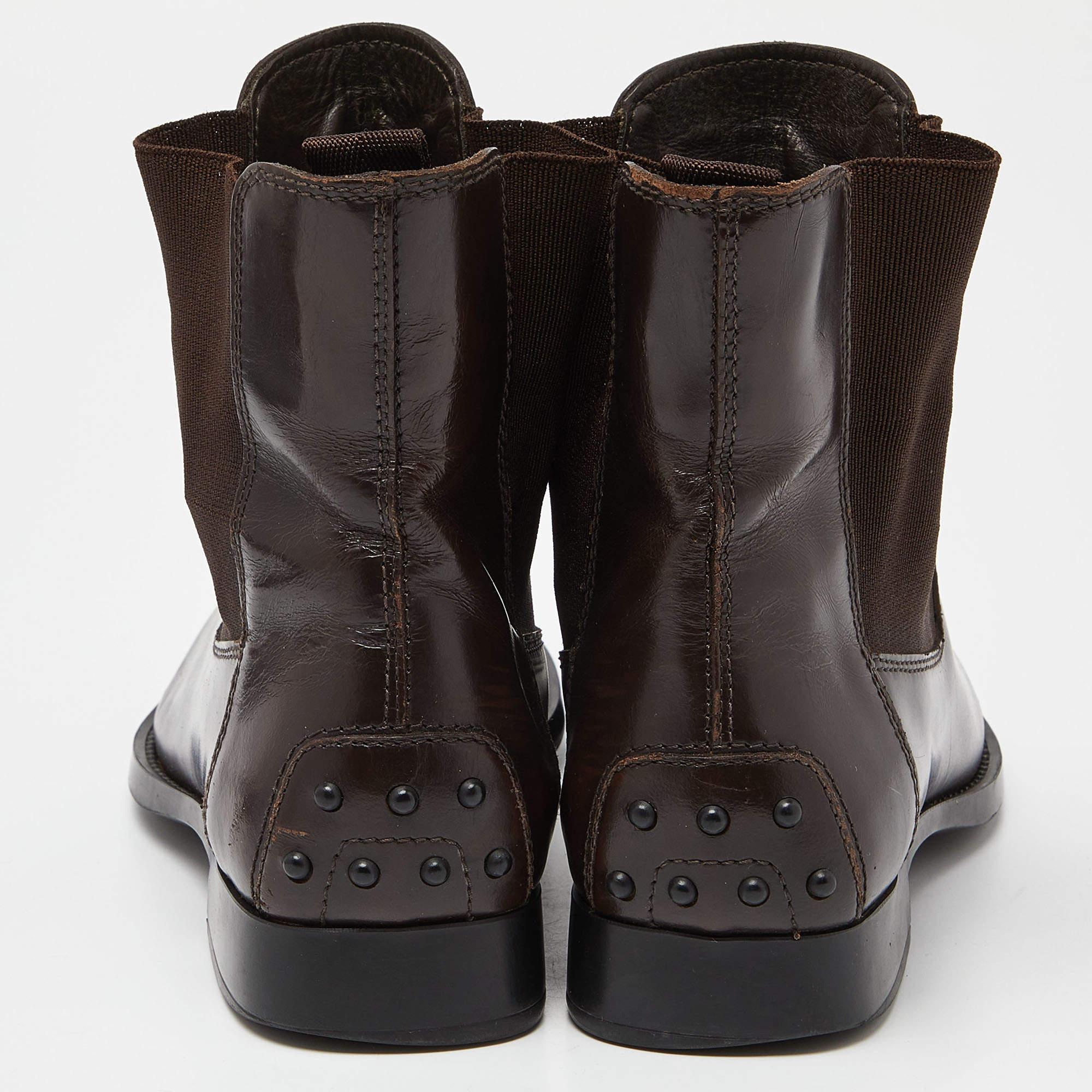 Women's Tod's Brown Leather Slip On Ankle Boots Size 39 For Sale