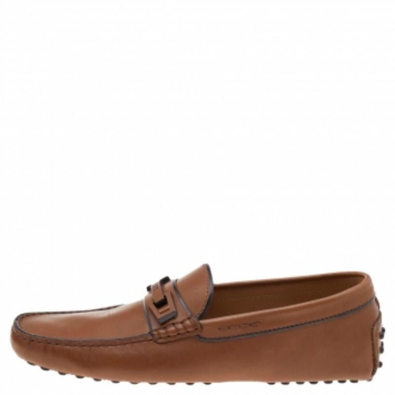 Tod's Mocassins en cuir Brown Taille 39.5 Bon état - En vente à Dubai, Al Qouz 2