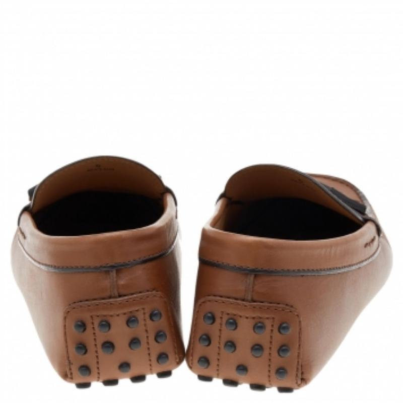 Tod's Mocassins en cuir Brown Taille 39.5 en vente 2