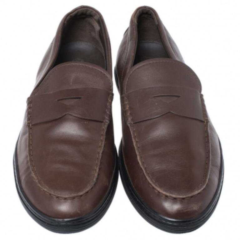 Nero Mocassini Tod's in pelle marrone Taglia 44 in vendita