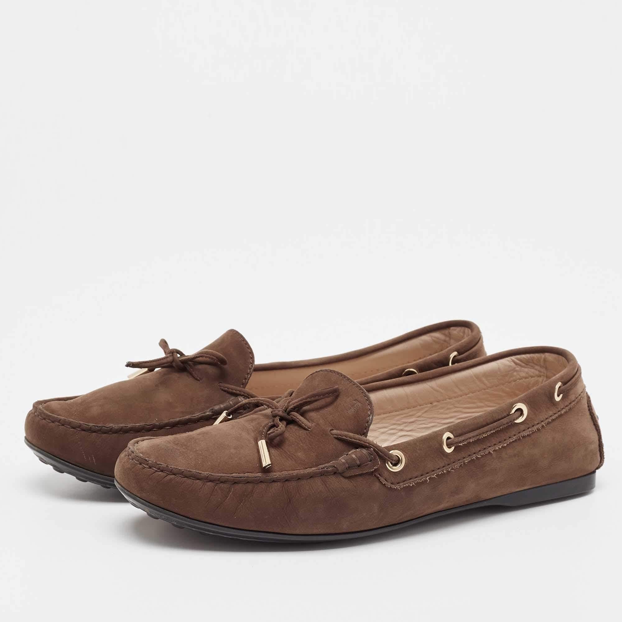 To perfectly complement your attires we bring you this pair of loafers that speak nothing but style. The shoes have been crafted with skill and are designed to be easy to slip on. They are just the right choice to complement your fashionable side.